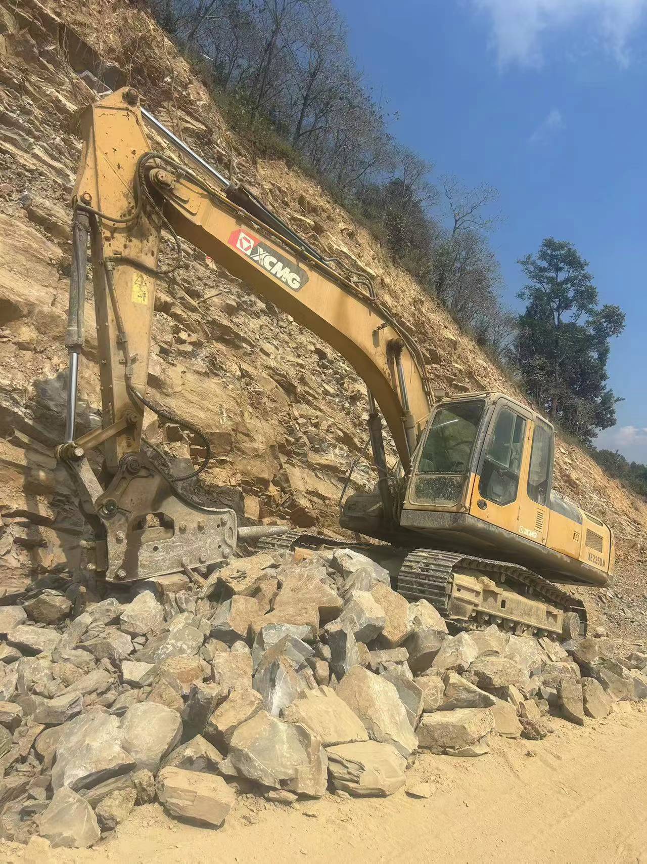 Buy XCMG XE215 Used Excavator / 5