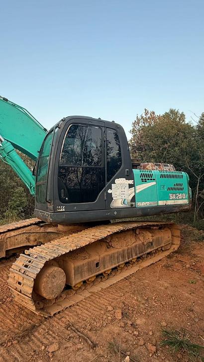 Buy Kobelco SK210 Used Excavator / 1
