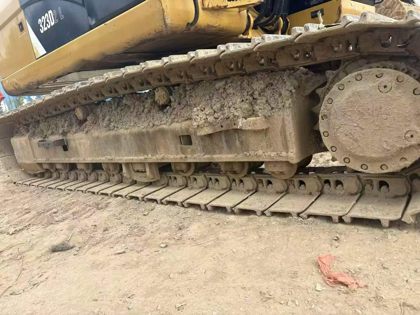 Buy Caterpillar 323D2L Used Excavator / 4