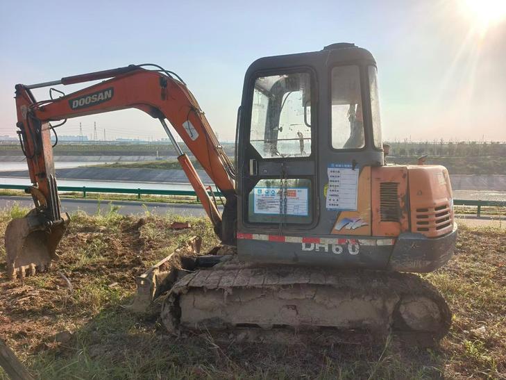 Buy Doosan DH55 Used Excavator / 1