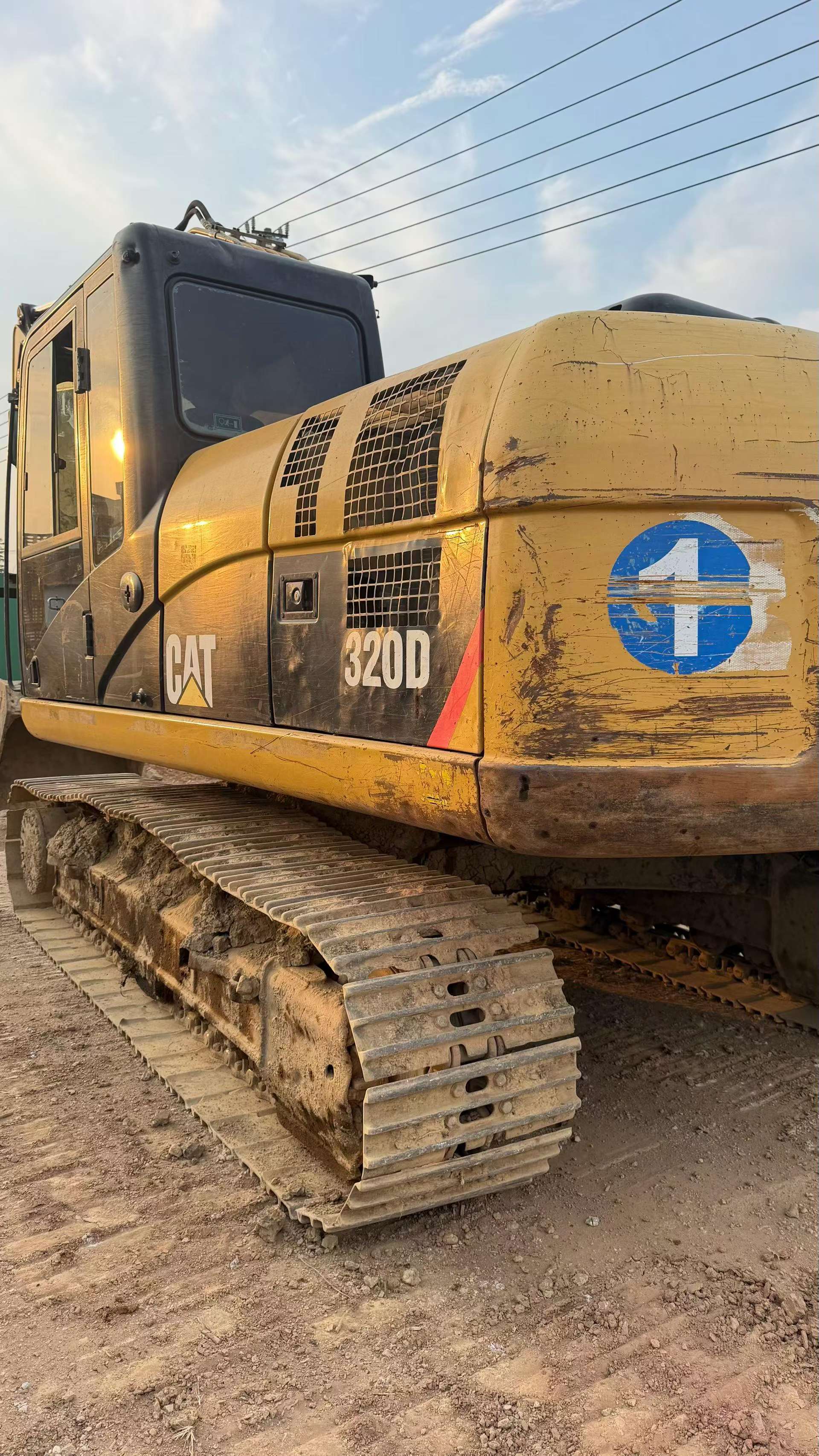 Buy Caterpillar 320D Used Excavator / 2