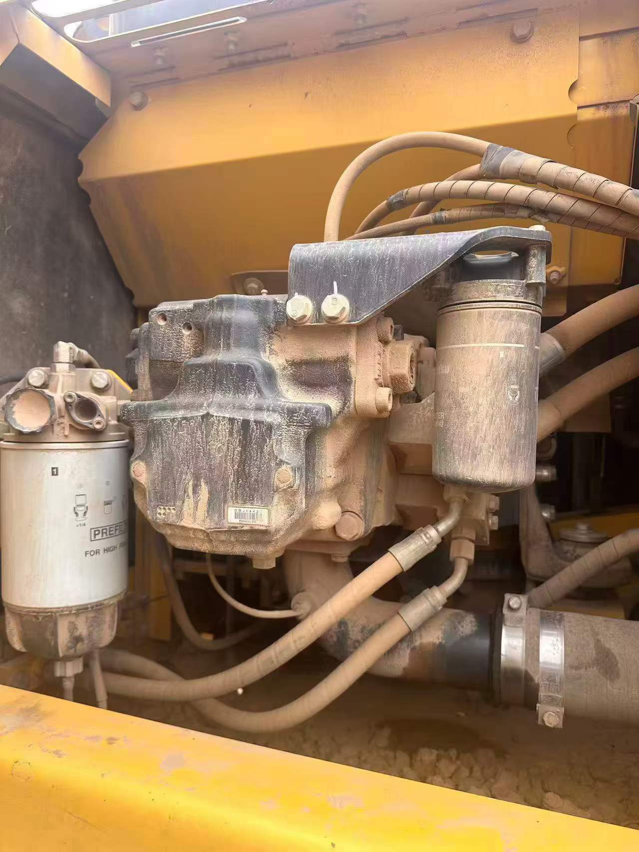 Buy Komatsu PC220-8 Used Excavator / 3