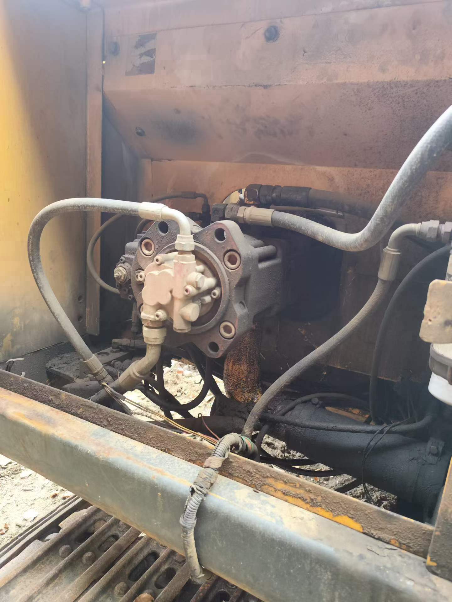 Buy Hyundai R225-7 Used Excavator / 4