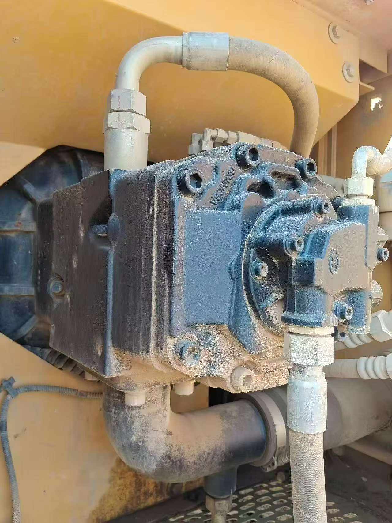 Buy Sany SY205C Used Excavator / 4