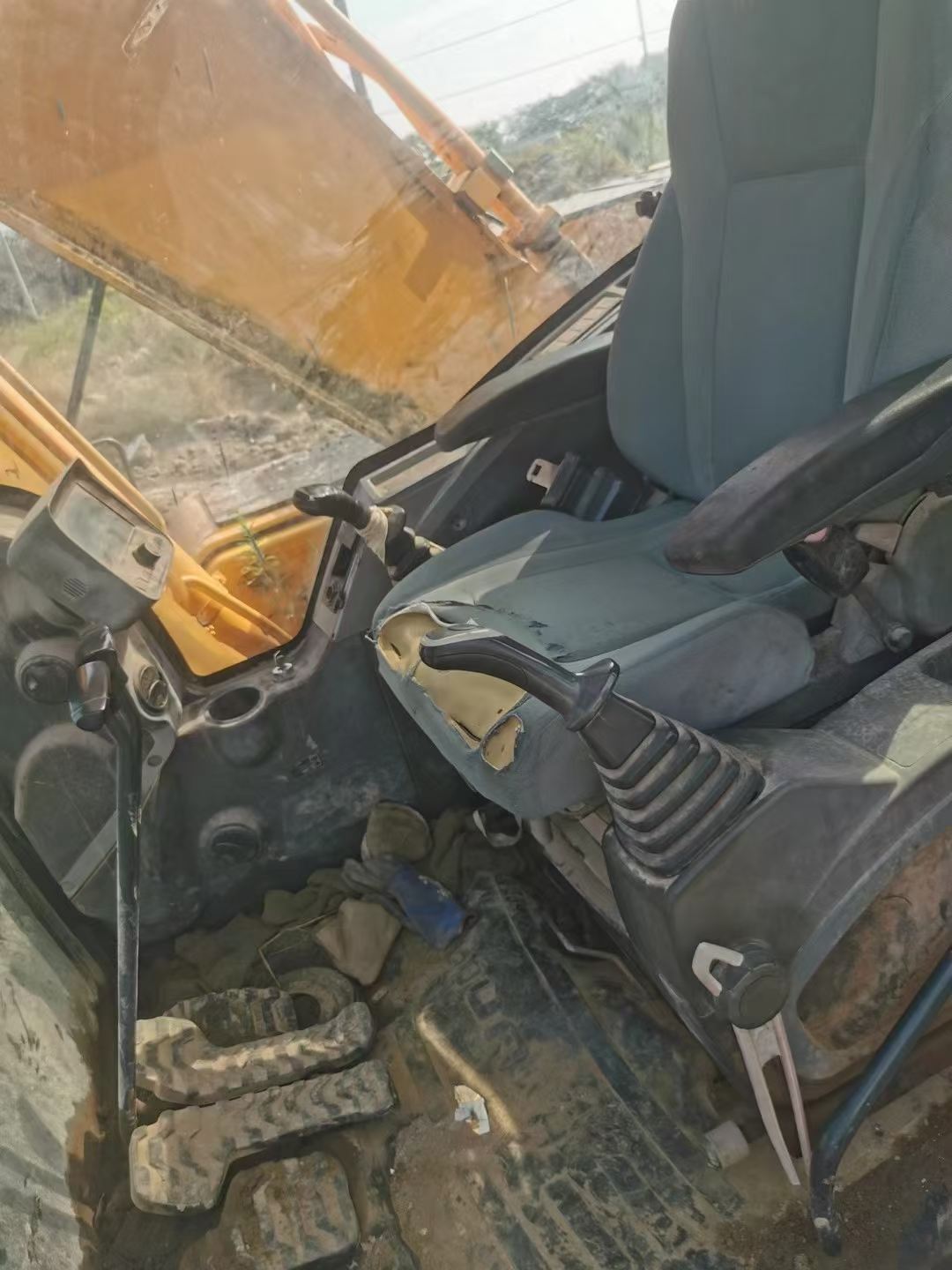 Buy Hyundai R215-7 Used Excavator / 8