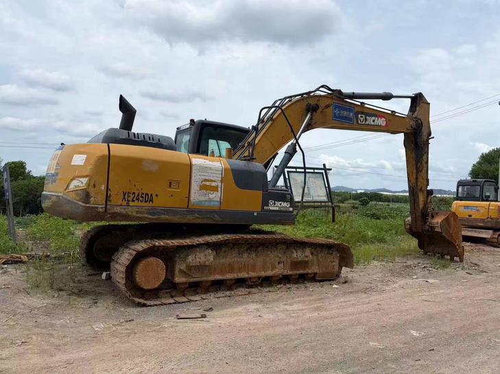 Buy XCMG XE200 Used Excavator / 1