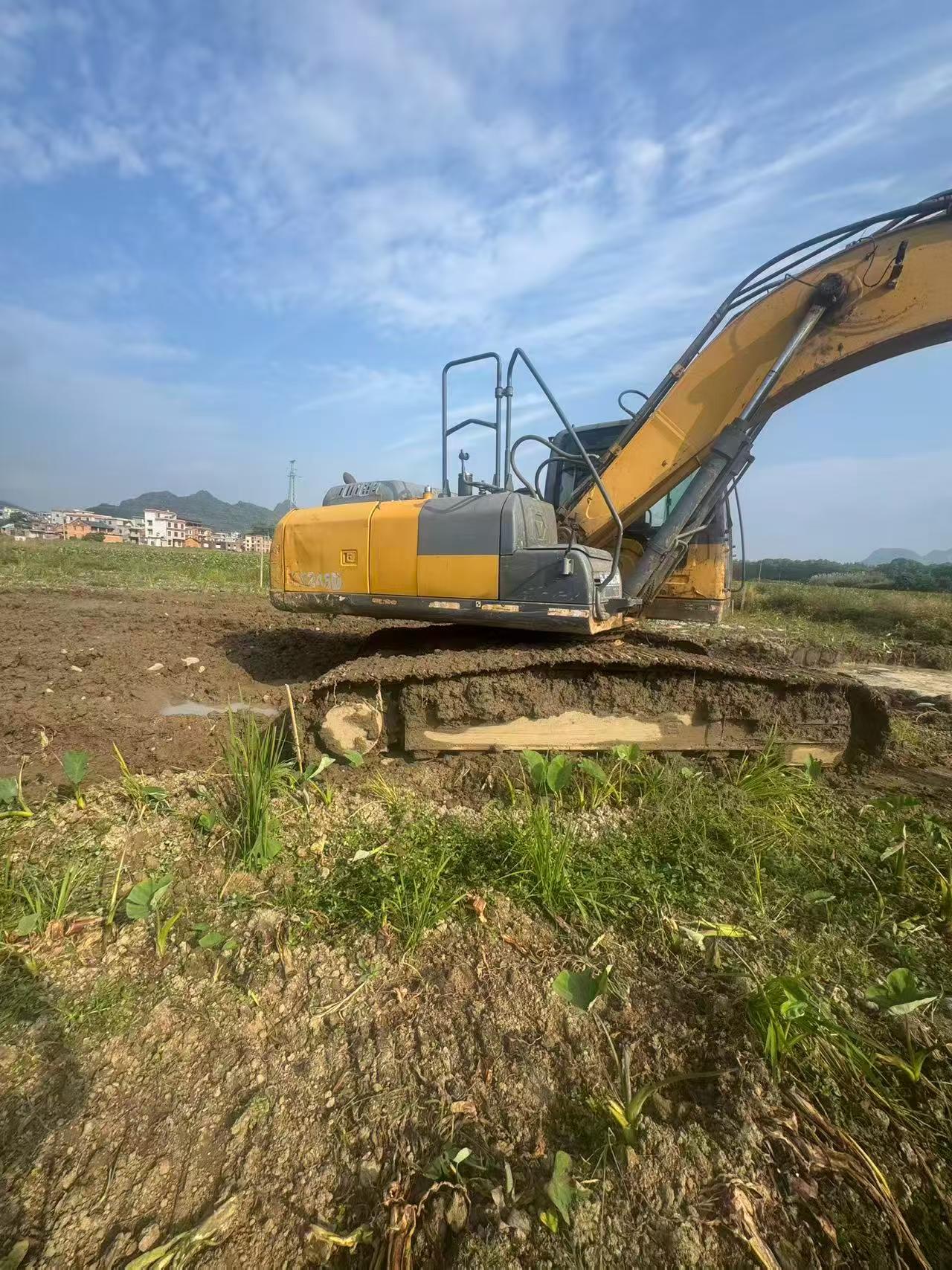 Buy XCMG XE215 Used Excavator / 2