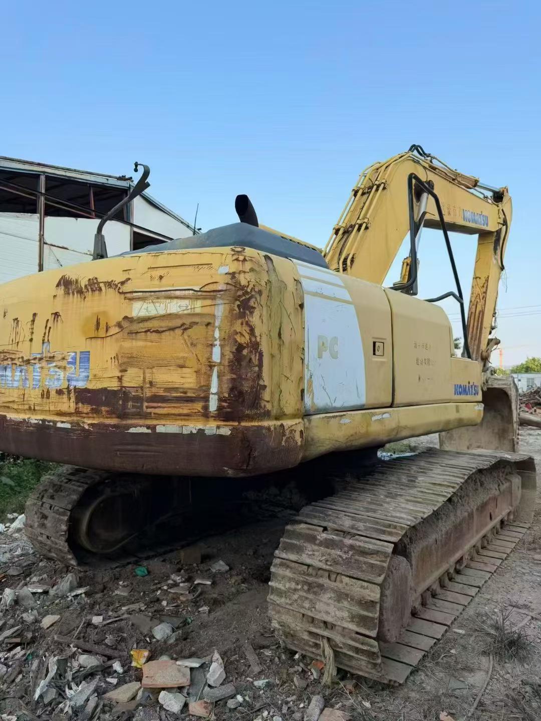 Buy Komatsu PC220-8 Used Excavator / 4