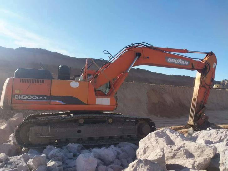 Buy Doosan S300 Used Excavator / 1