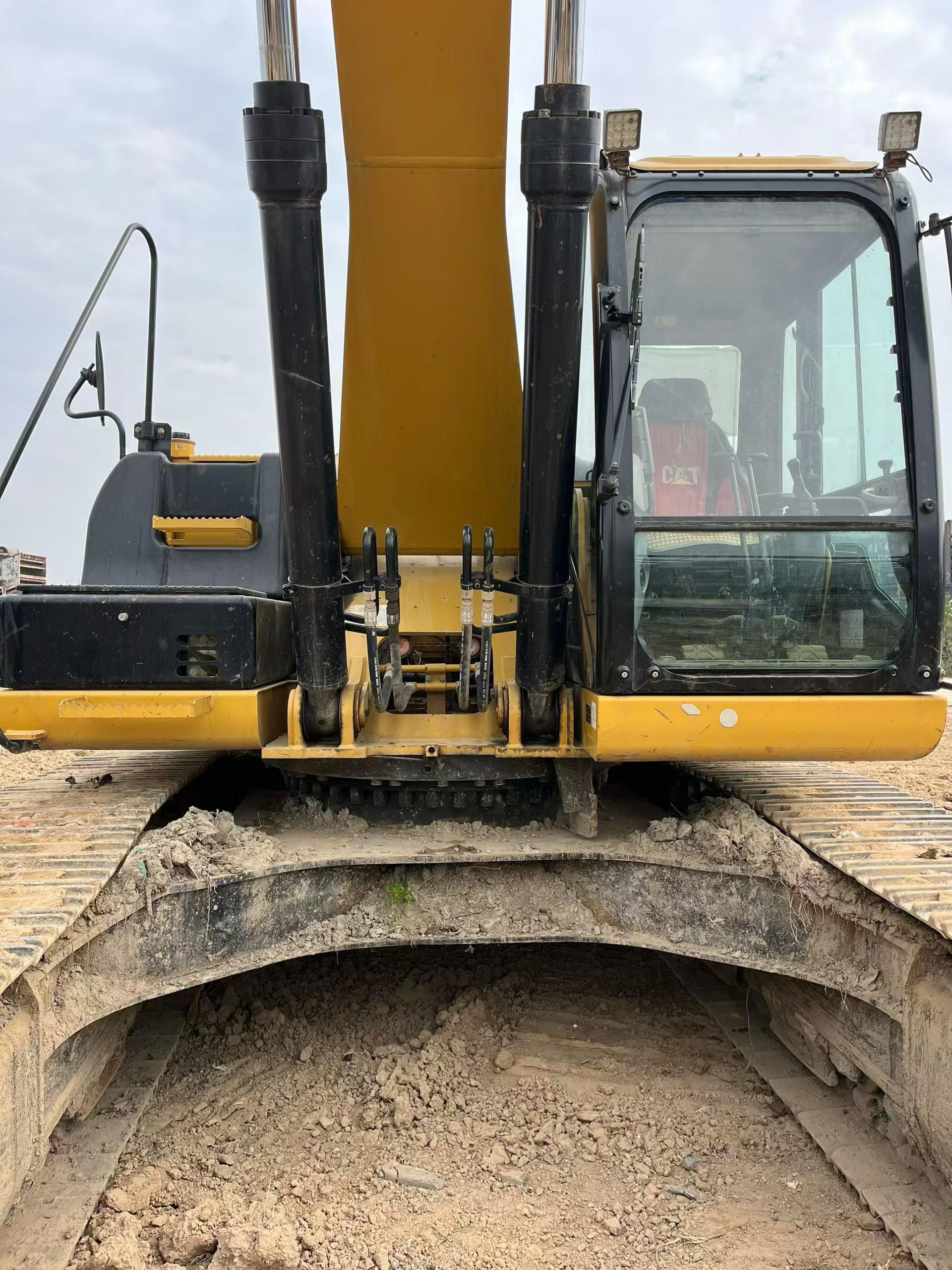 Buy Caterpillar 330B Used Excavator / 4