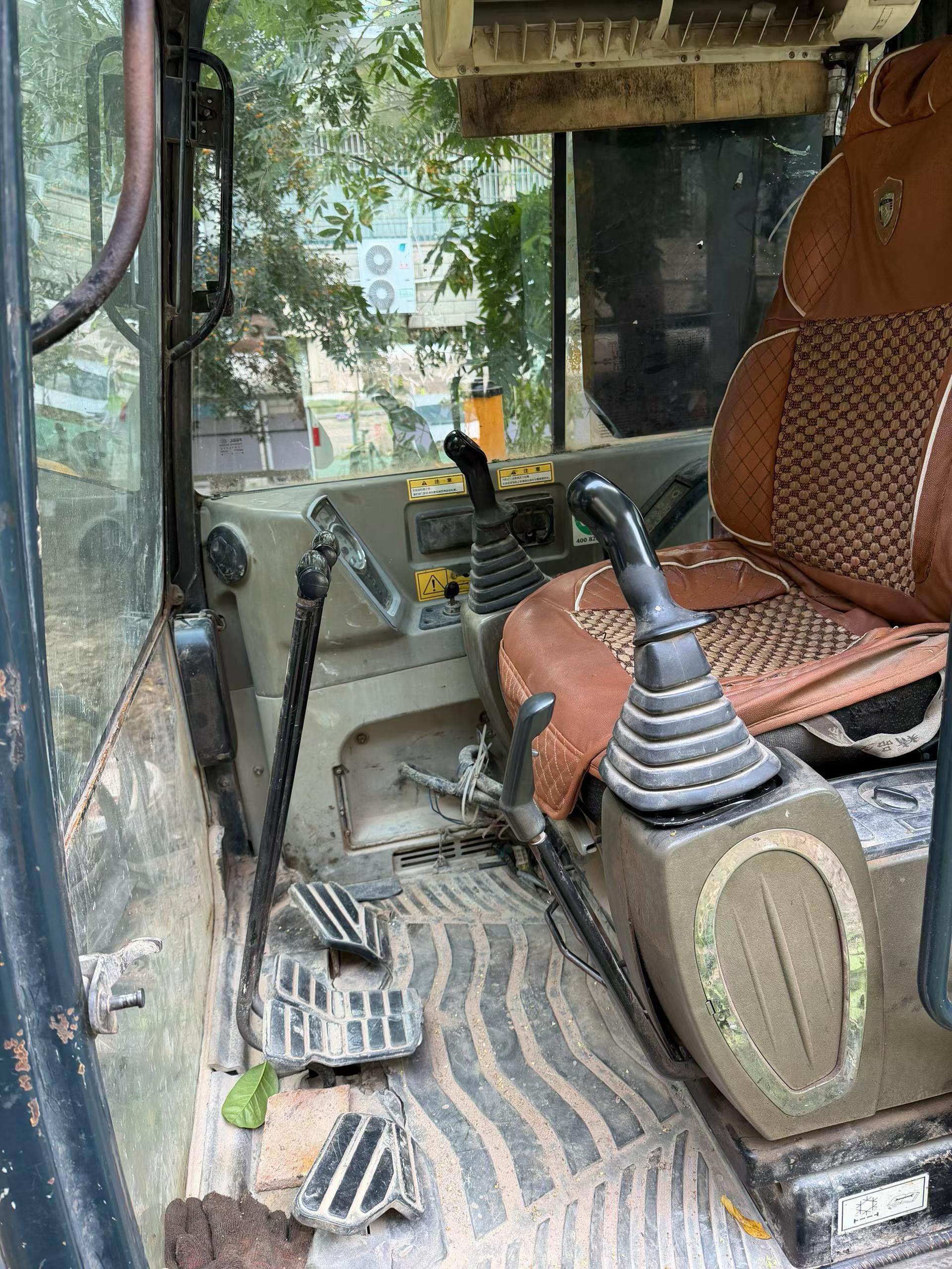 Buy Hyundai R 60VS Used Excavator / 7