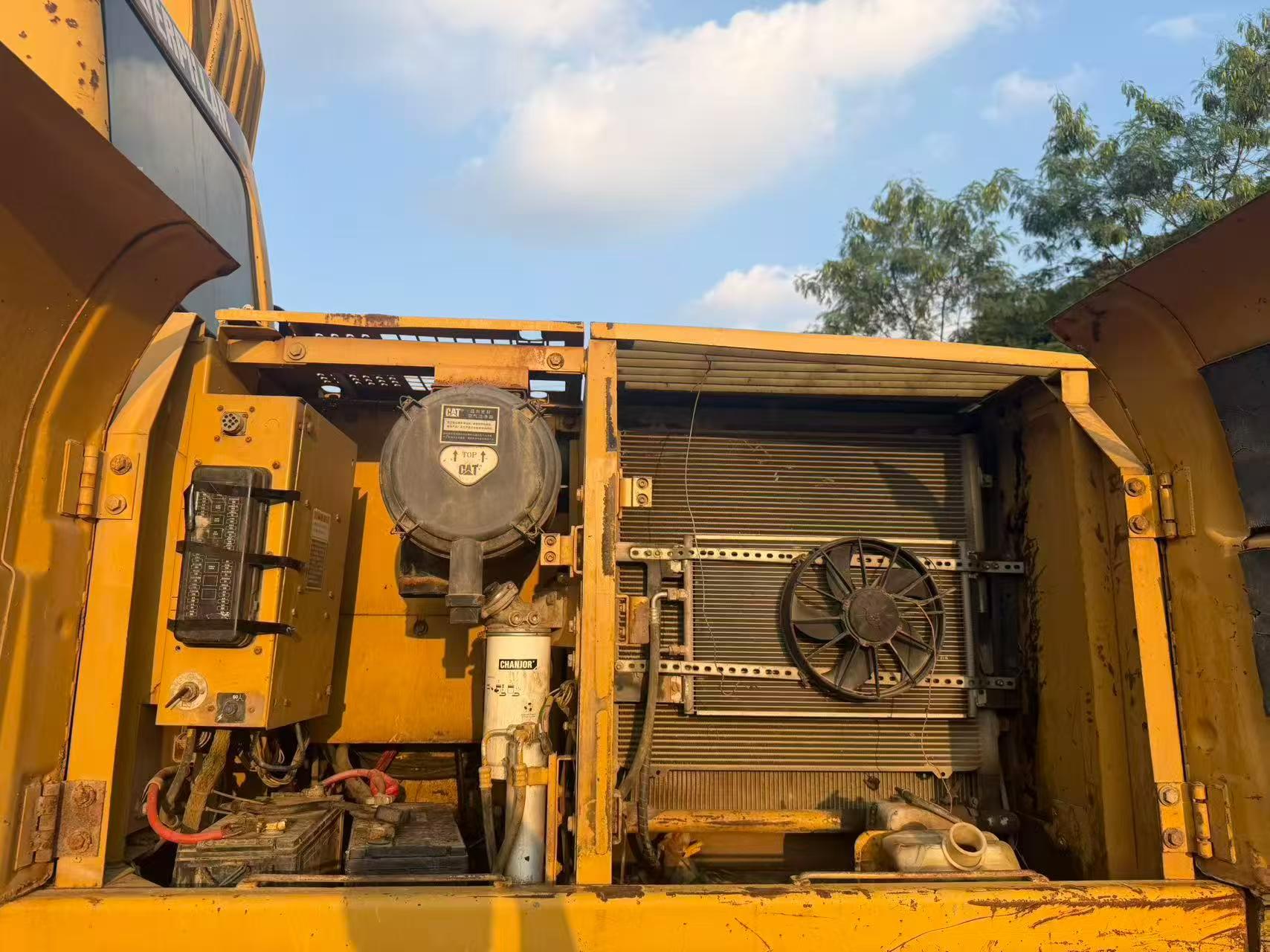 Buy Caterpillar 320CL Used Excavator / 4