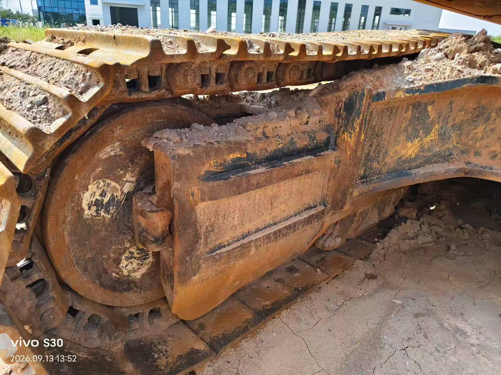 Buy Hyundai R520LC Used Excavator / 4