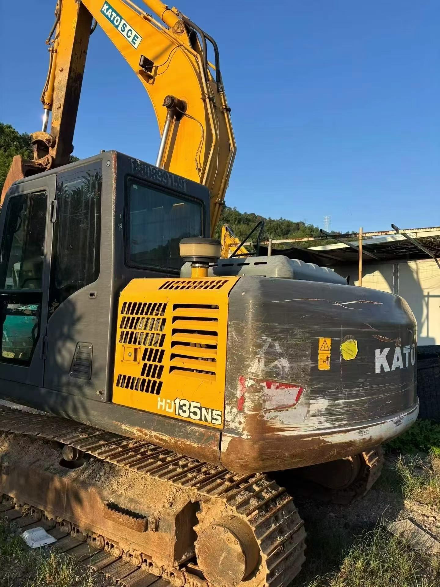 Buy Kato KATO 135NS Used Excavator / 2