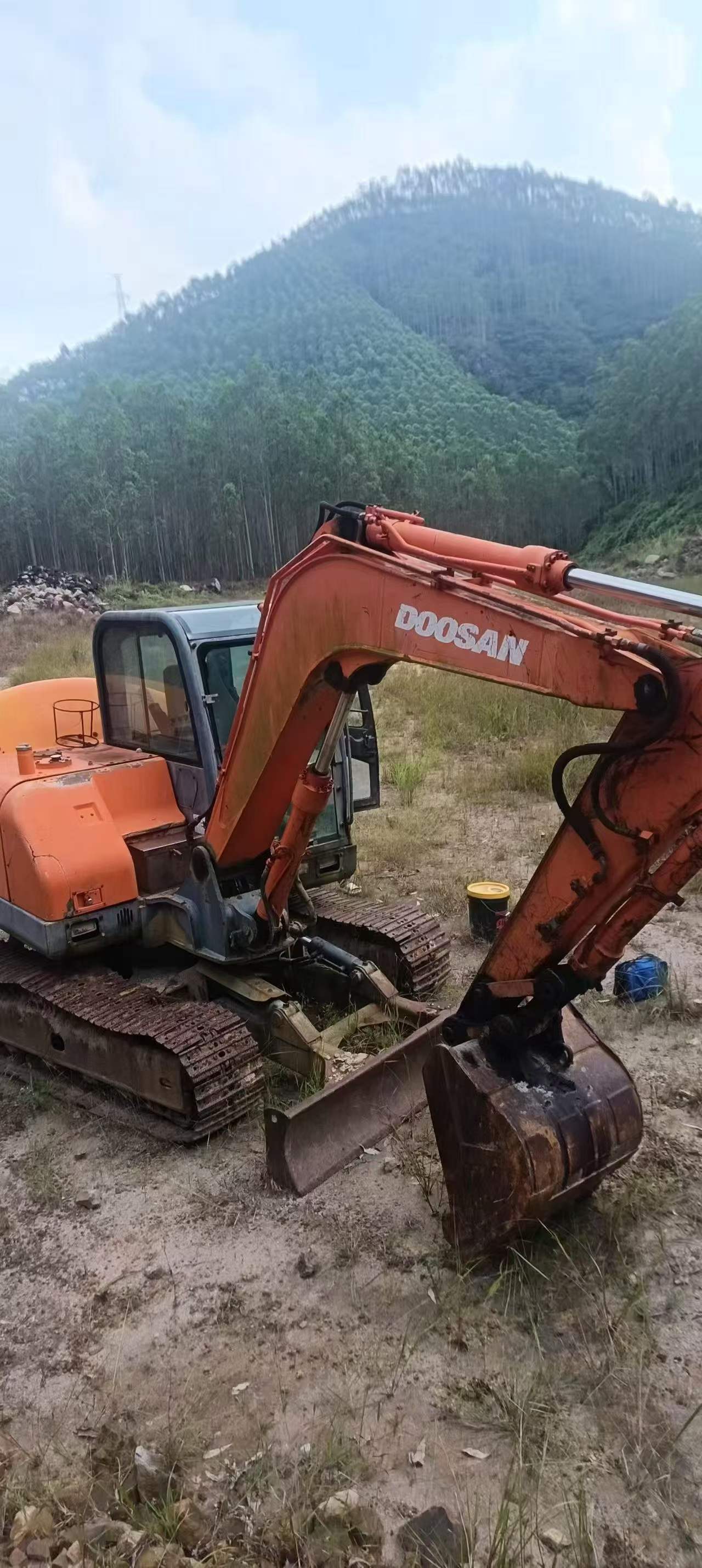 Buy Doosan DH80 Used Excavator / 7
