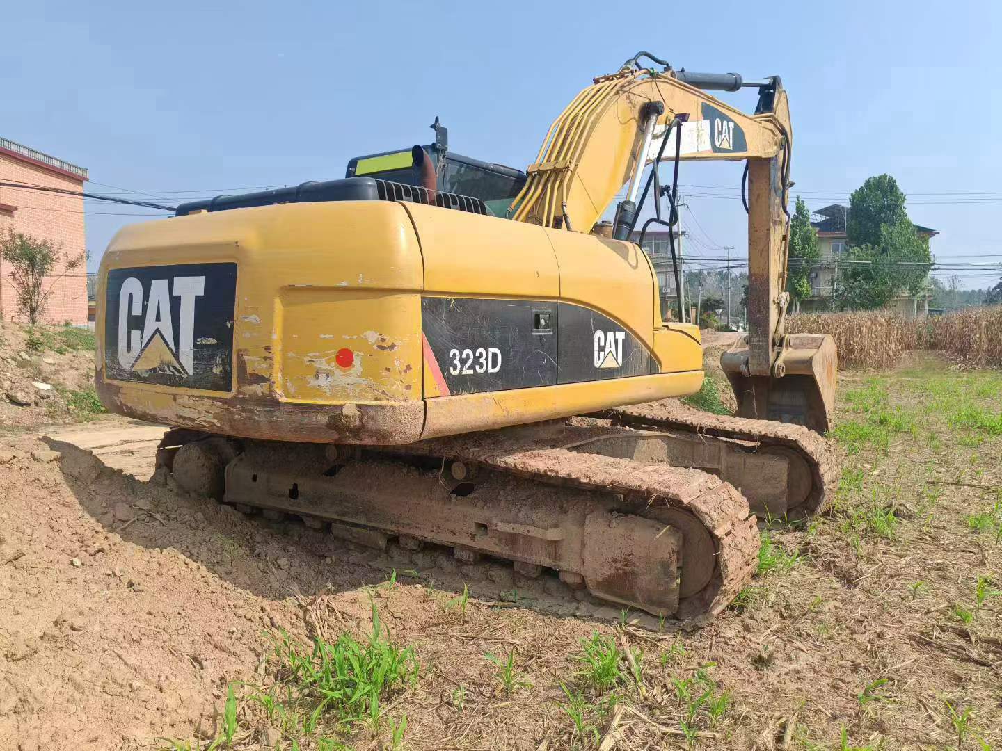 Buy Caterpillar 323 Used Excavator / 5