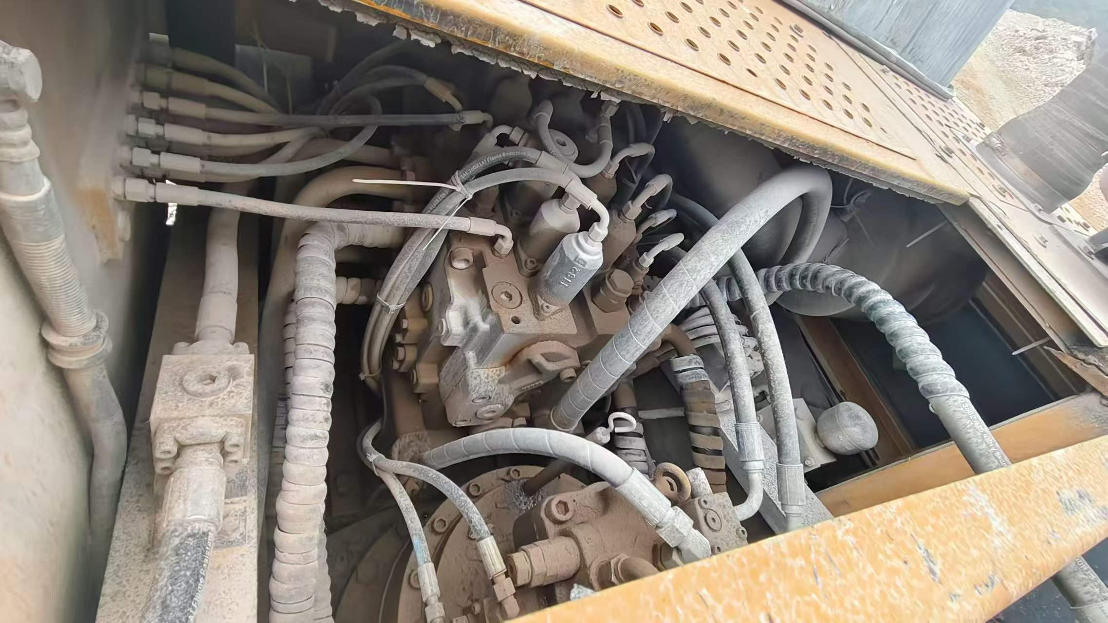Buy XCMG XE400T Used Excavator / 3