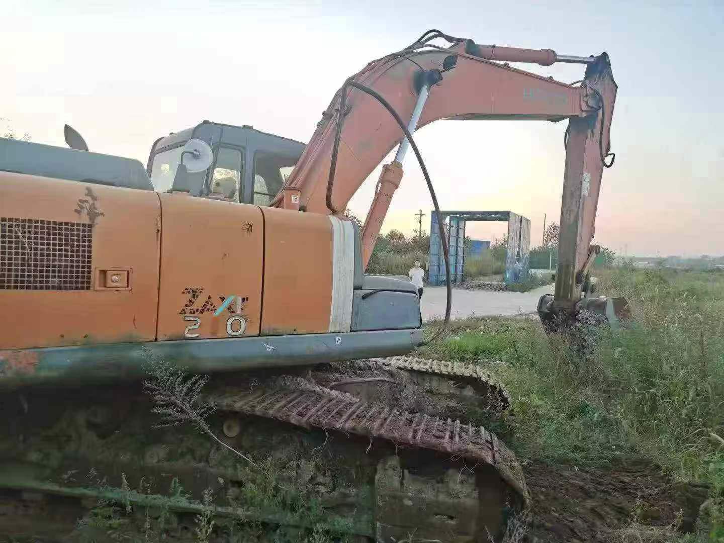 Buy Hitachi EX200 Used Excavator / 2