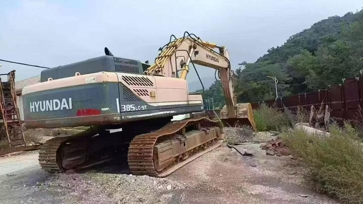 Buy Hyundai R385LC-9 Used Excavator / 1