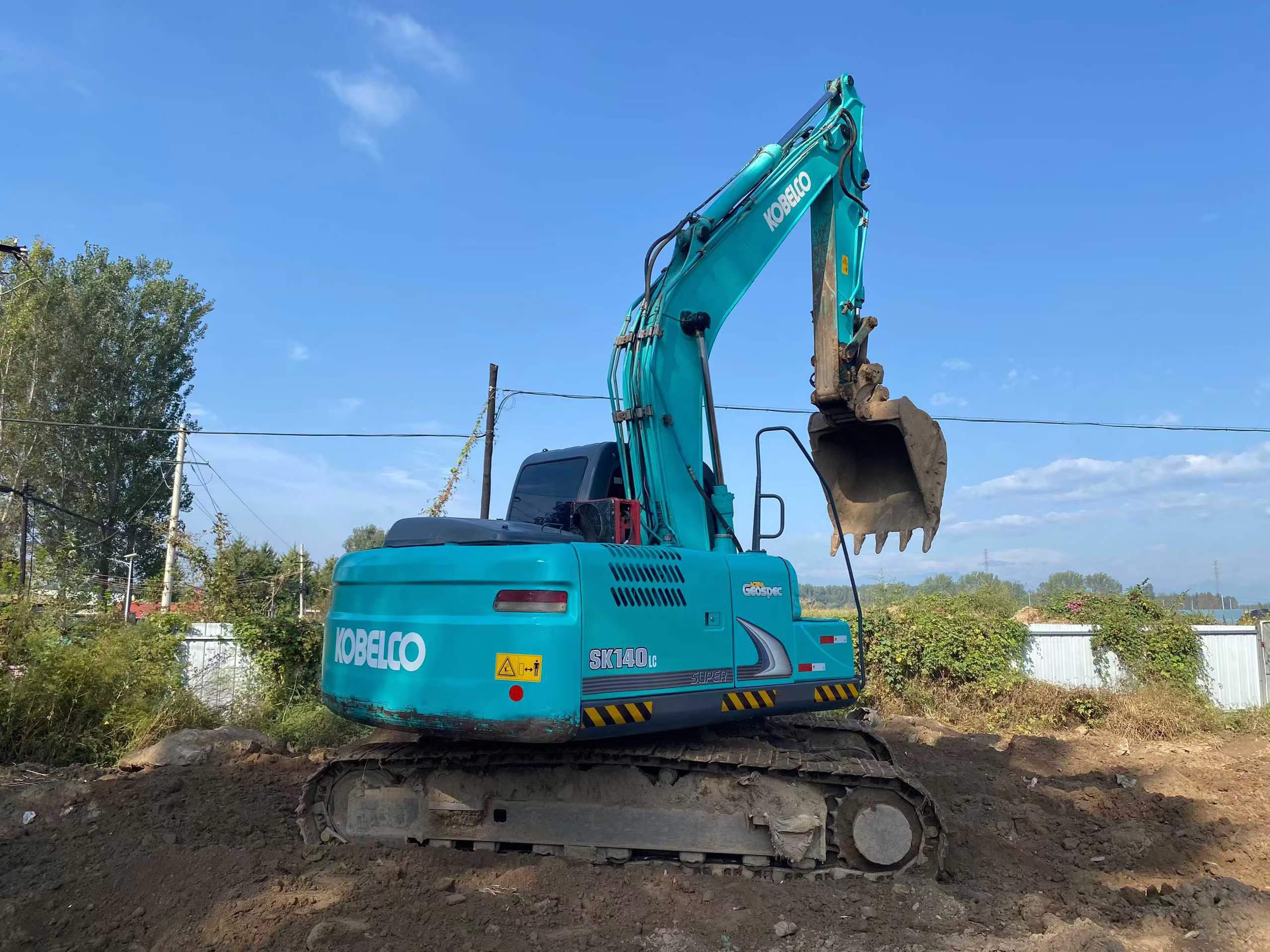 Buy Kobelco SK140 Used Excavator / 6
