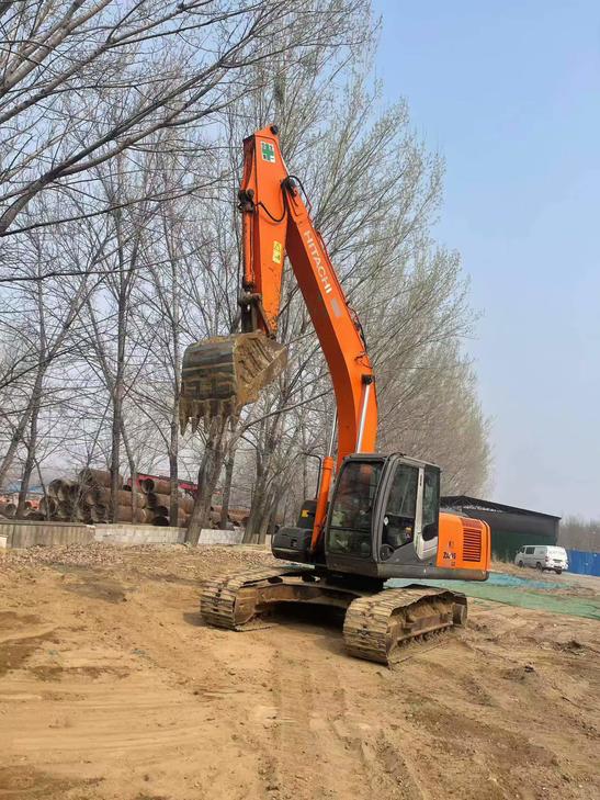 Buy Hitachi EX210LC Used Excavator / 1