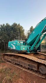 Buy Kobelco SK210 Used Excavator / 3 Buy Kobelco SK210 Used Excavator / 3