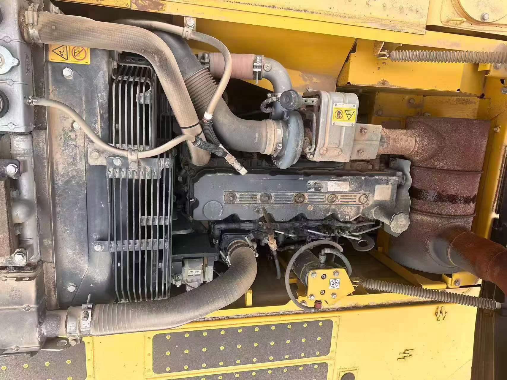 Buy Komatsu PC220-8 Used Excavator / 6