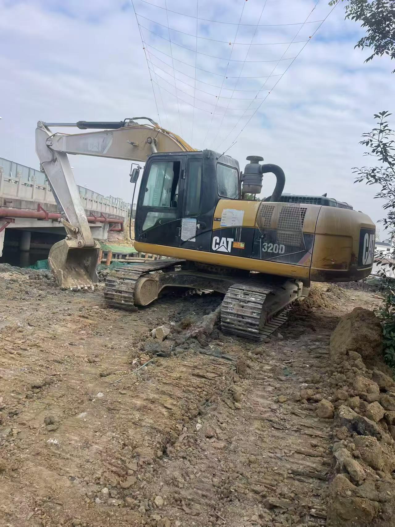 Buy Caterpillar 320A Used Excavator / 4