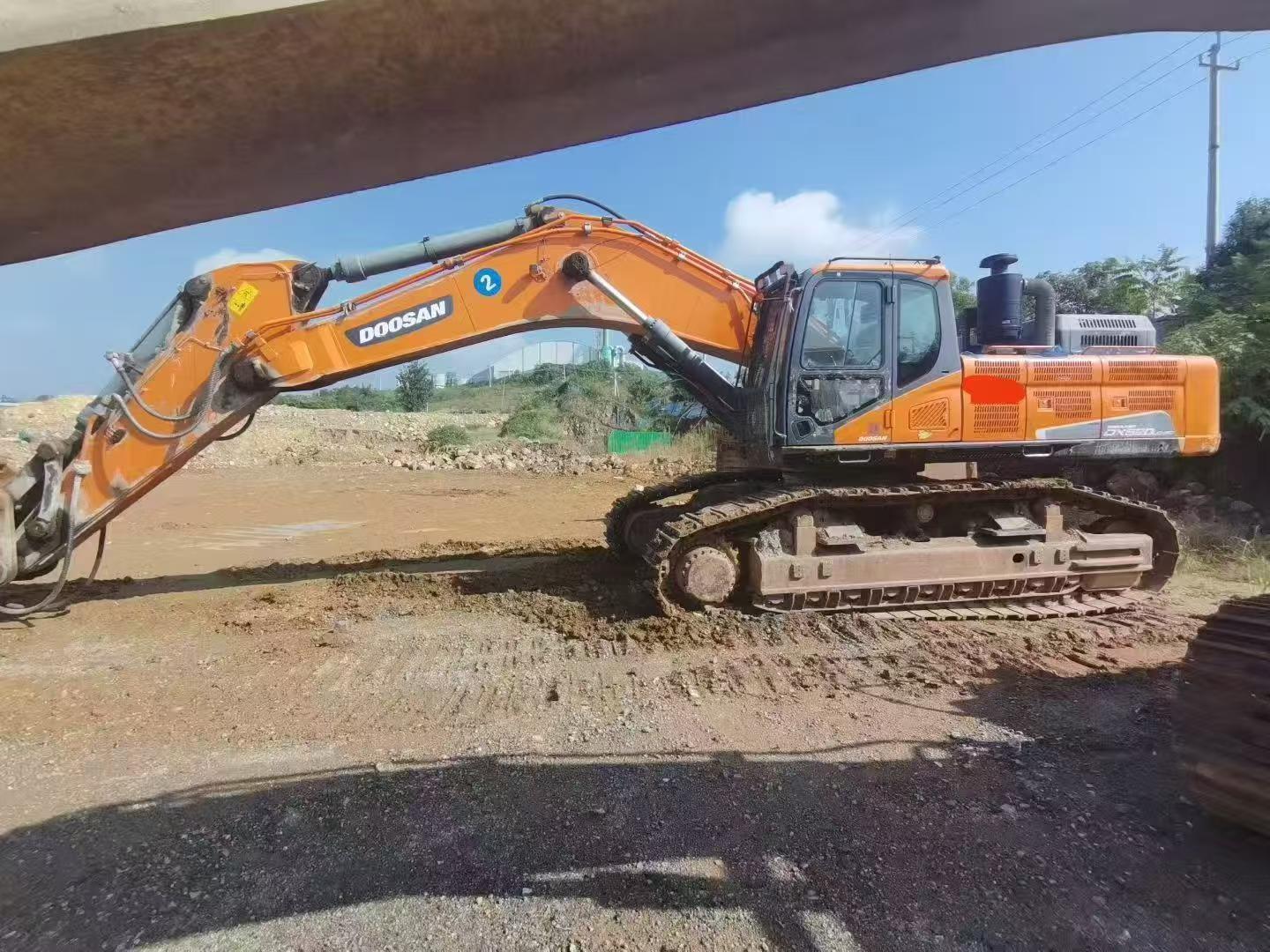 Buy Doosan DX520LC Used Excavator / 4