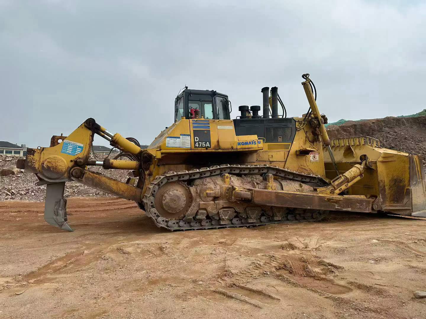 Buy Komatsu WA475-10 Used Excavator / 5