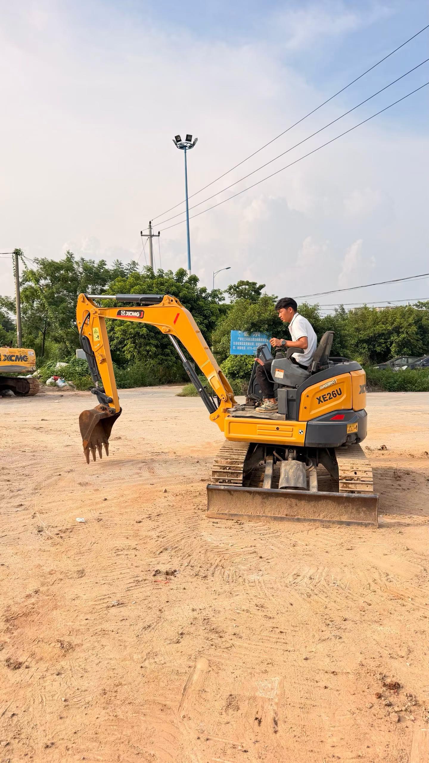 Buy XCMG XE26U Used Excavator / 4