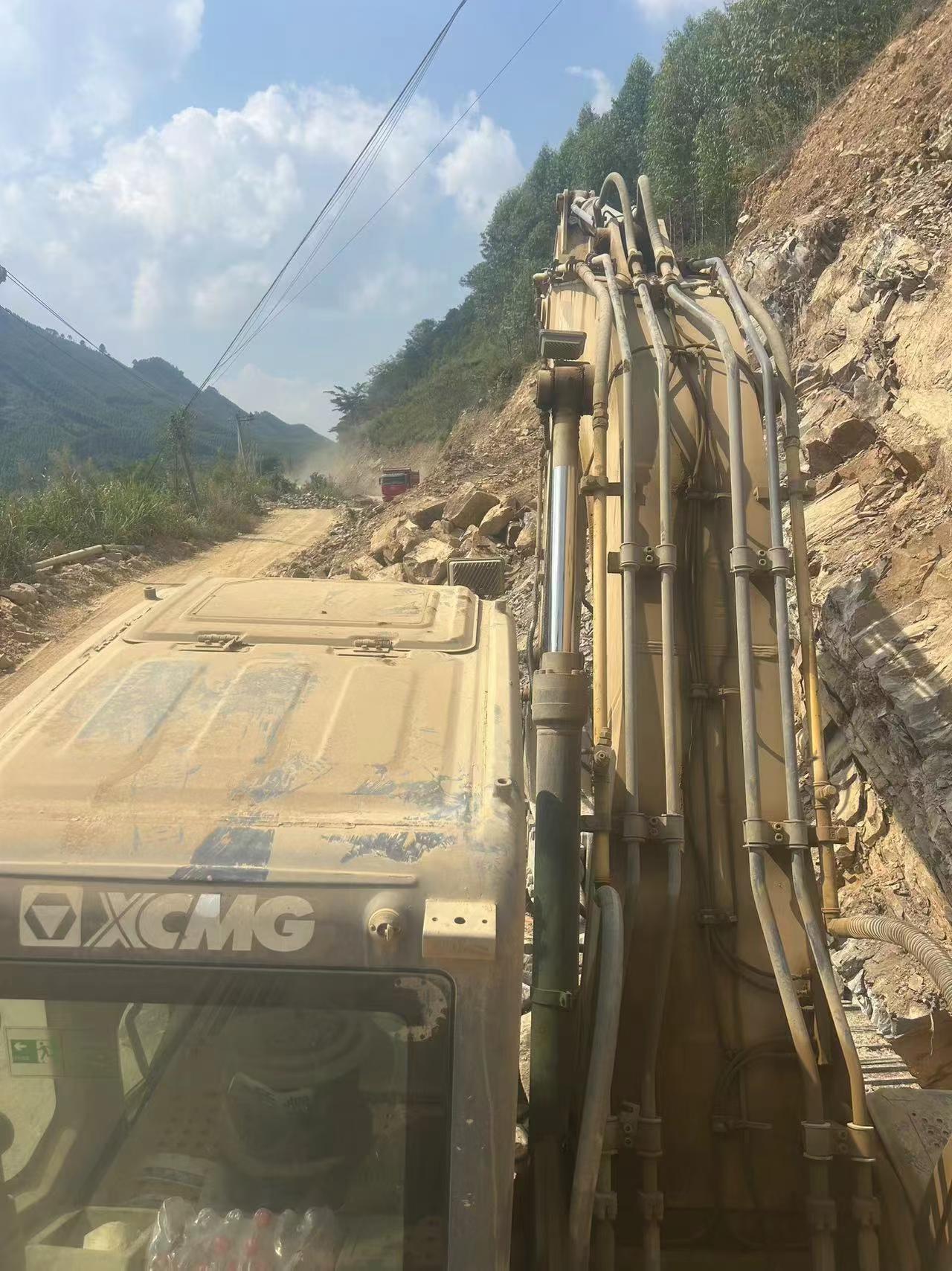 Buy XCMG XE215 Used Excavator / 8
