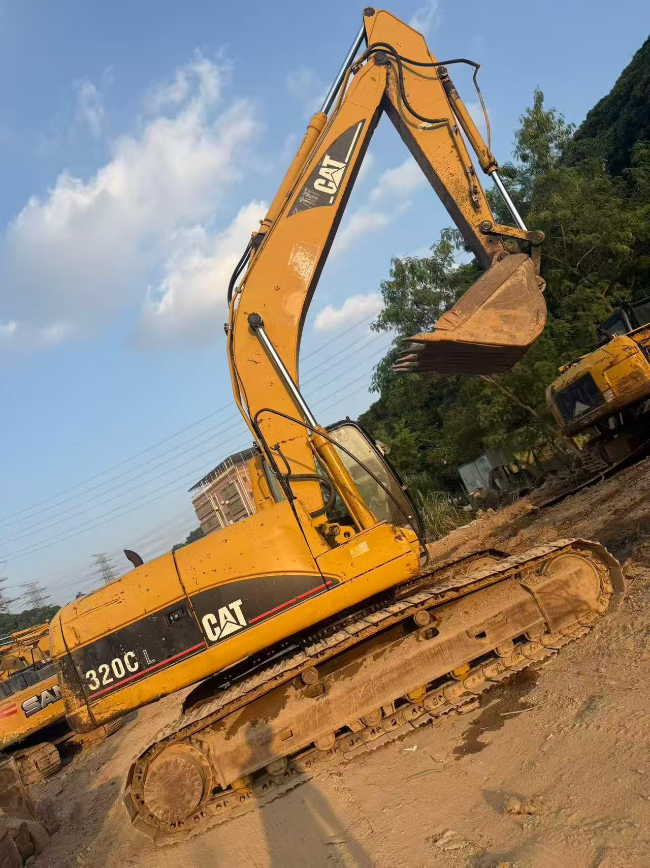 Buy Caterpillar 320CL Used Excavator / 2