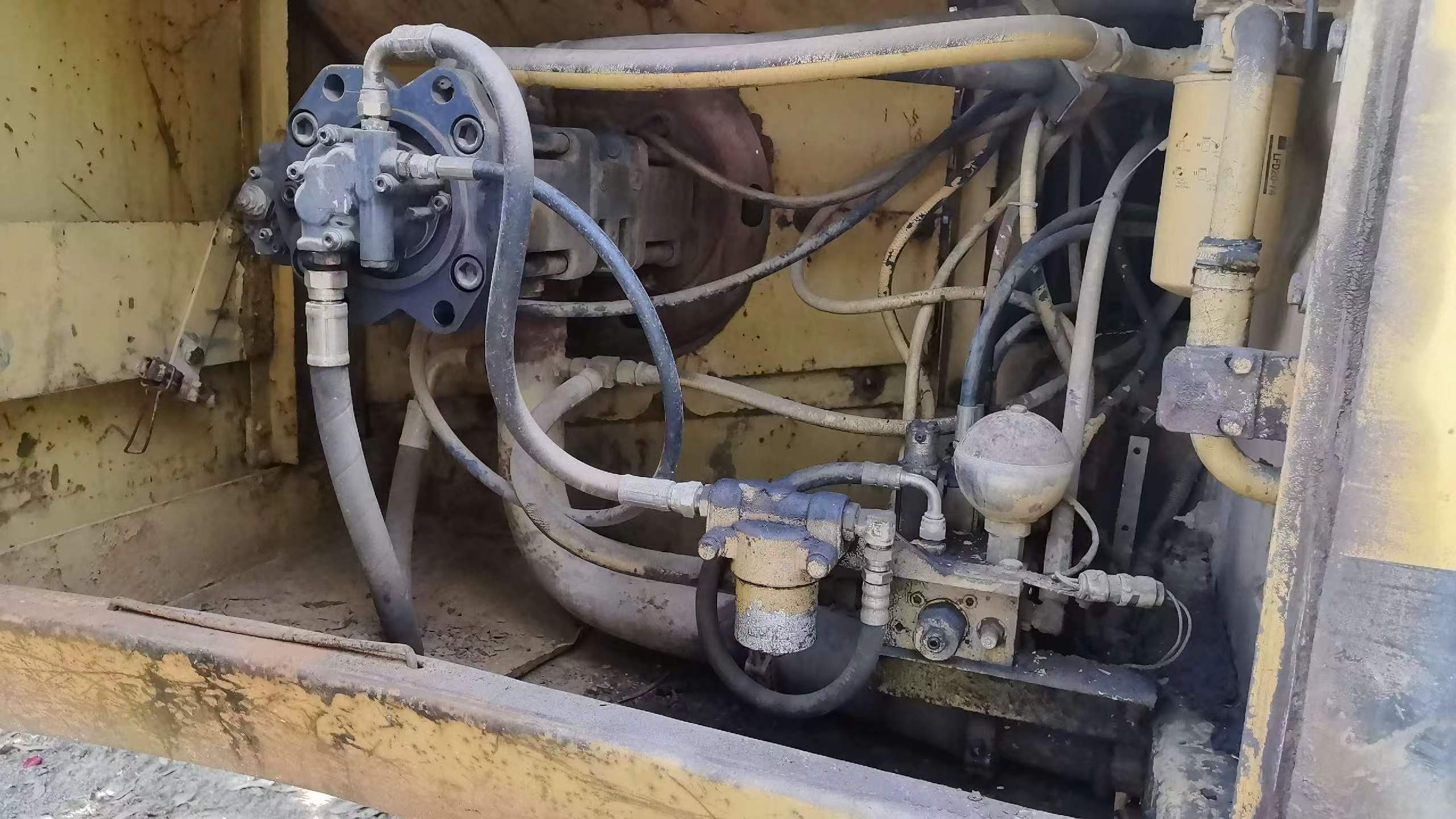 Buy Caterpillar E200B Used Excavator / 5