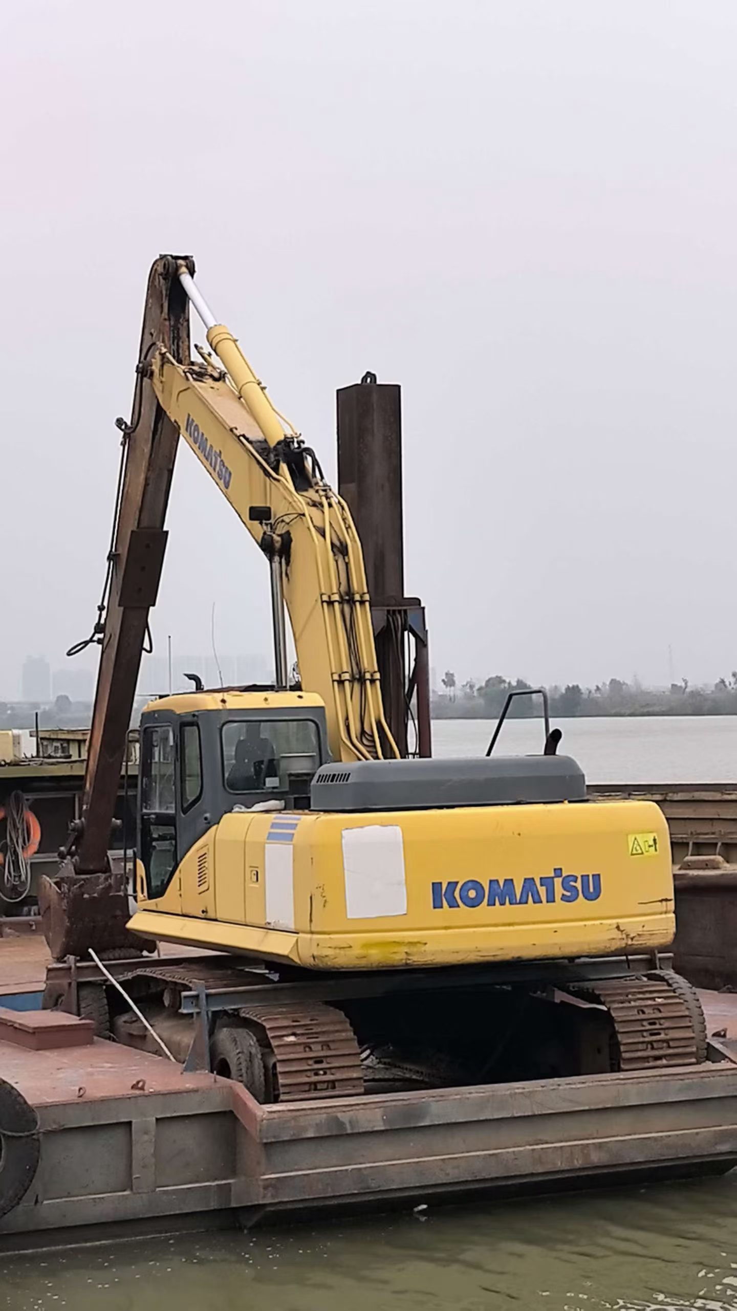 شراء Komatsu PC270-7 مستعمل حفارة