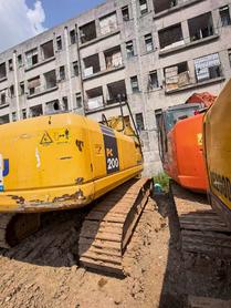 Buy Komatsu PC200-7 Used Excavator / 2 Buy Komatsu PC200-7 Used Excavator / 2