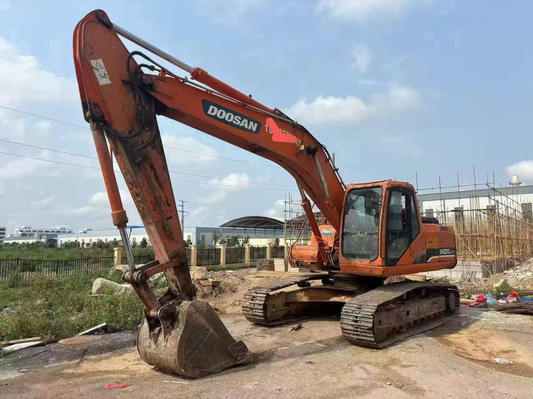 Buy Doosan DH220-7 Used Excavator / 2