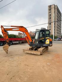 Buy Doosan DH60-7 Used Excavator / 4 Buy Doosan DH60-7 Used Excavator / 4