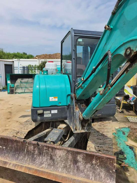 Buy Kobelco SK60 Used Excavator / 1