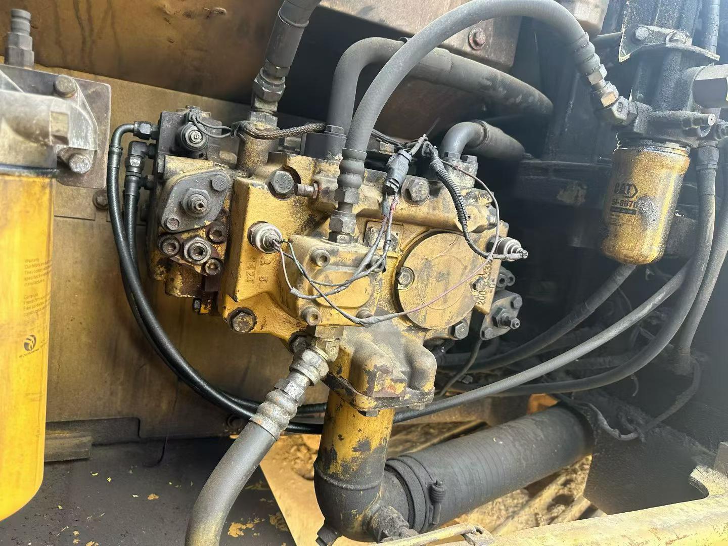 Compre Excavadora Caterpillar 320D Usada / 3