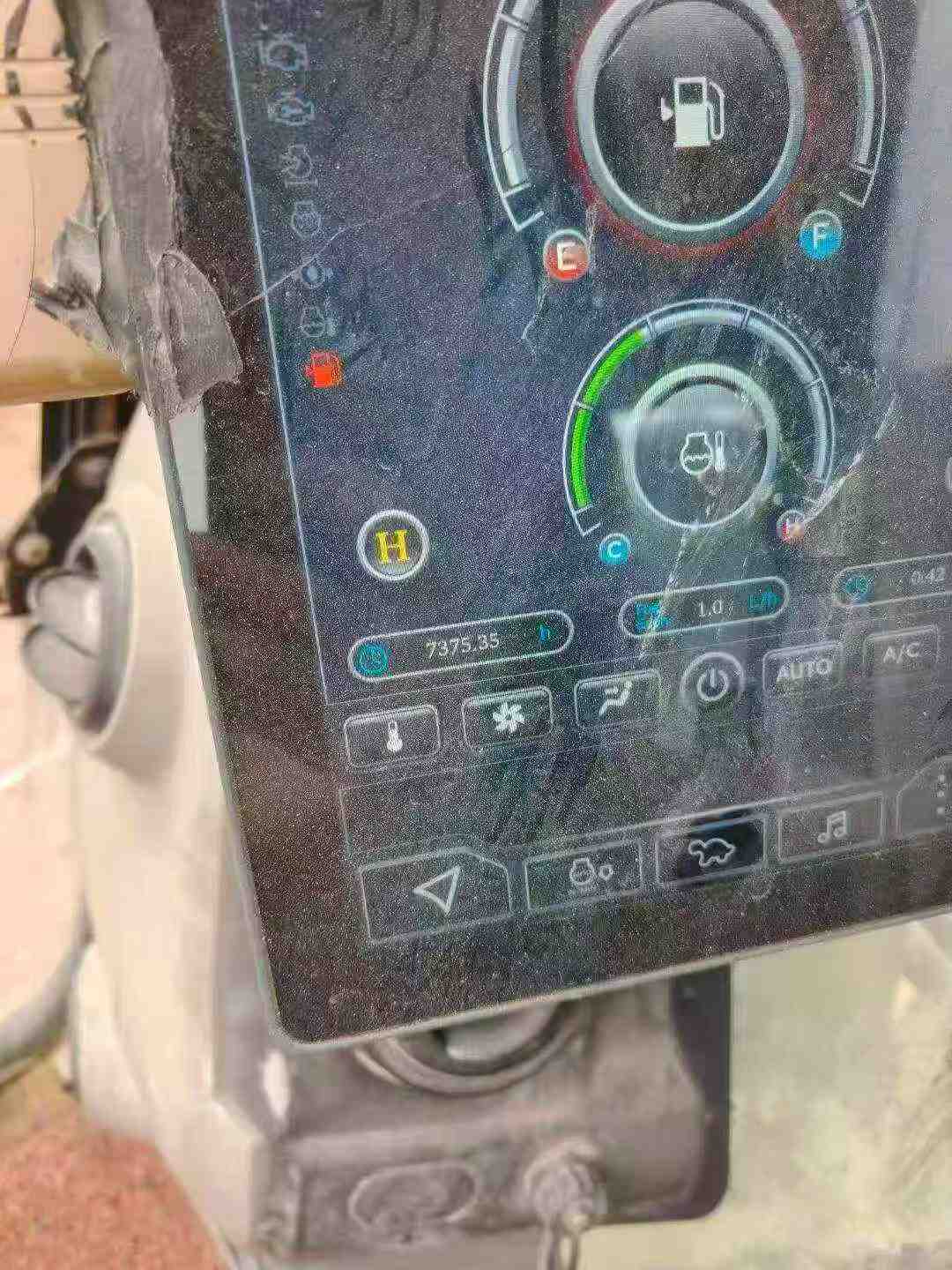 Buy Sany SY200C Used Excavator / 9