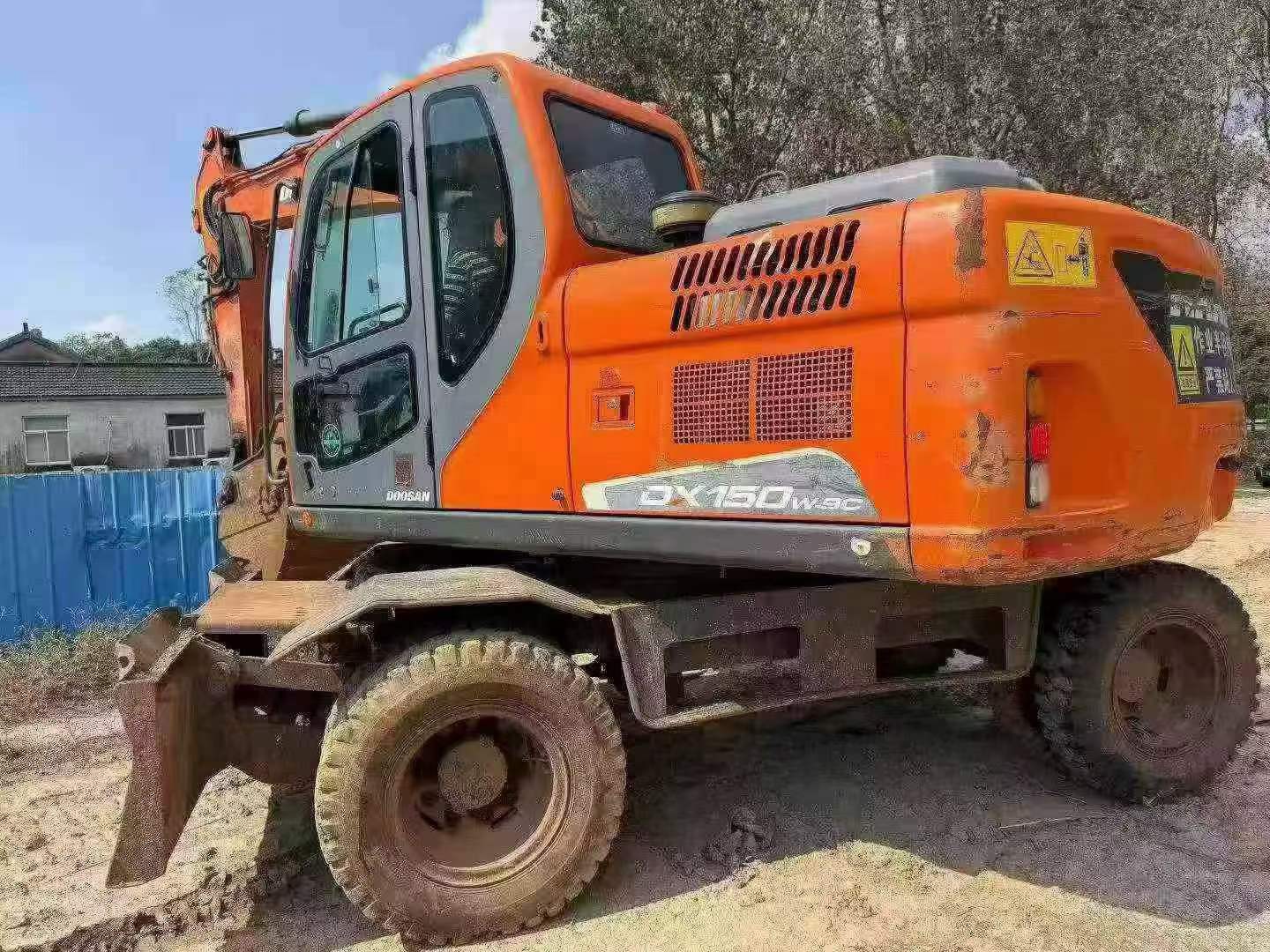 Buy Doosan DH150 Used Excavator / 3