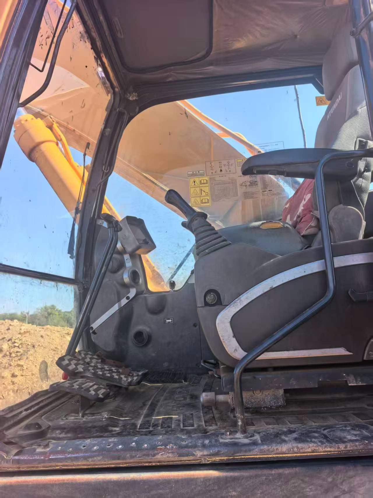 Buy Hyundai R305LC-7 Used Excavator / 7