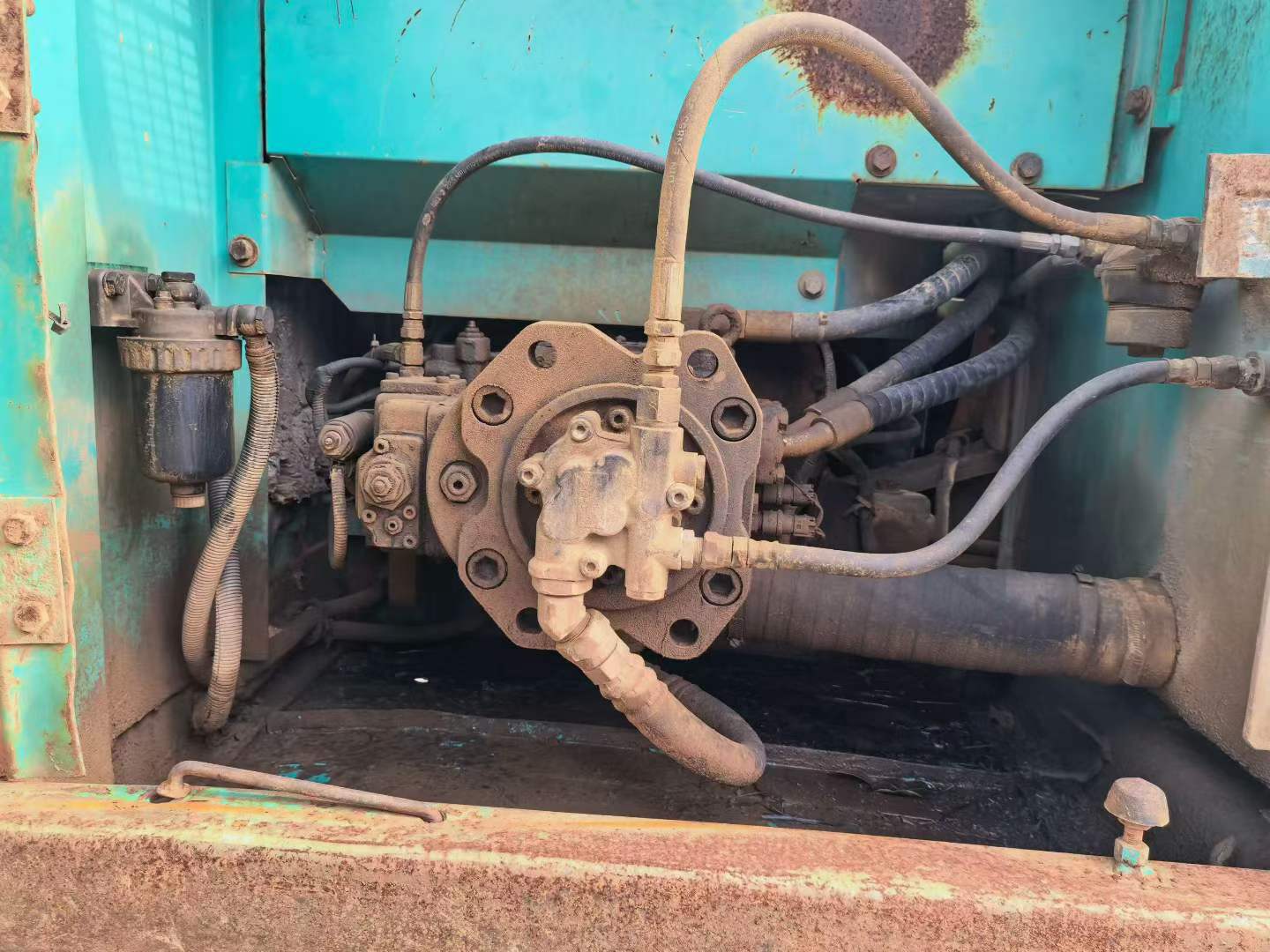 Buy Kobelco SK200 Used Excavator / 3