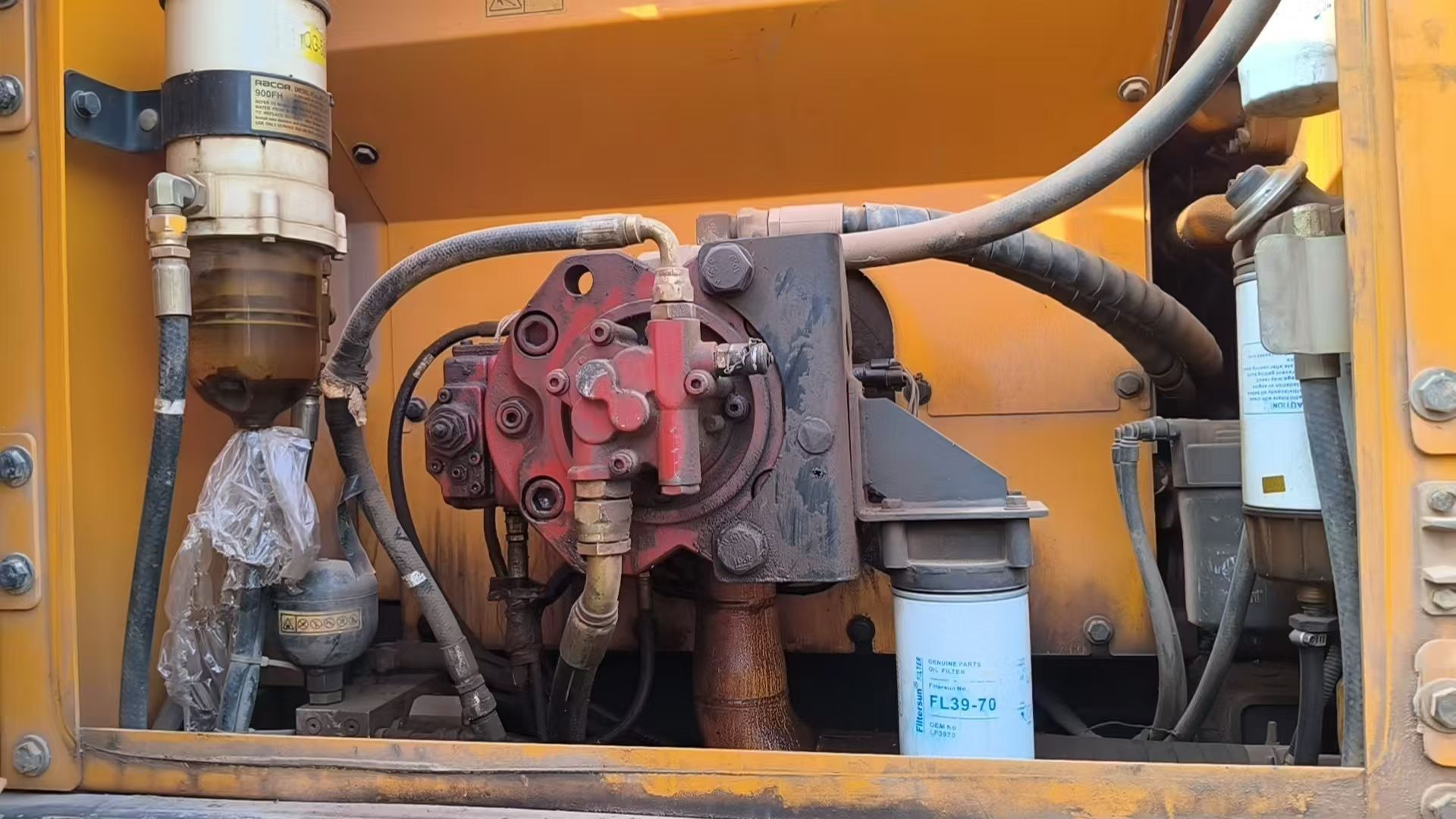 Buy Hyundai R215-7 Used Excavator / 2