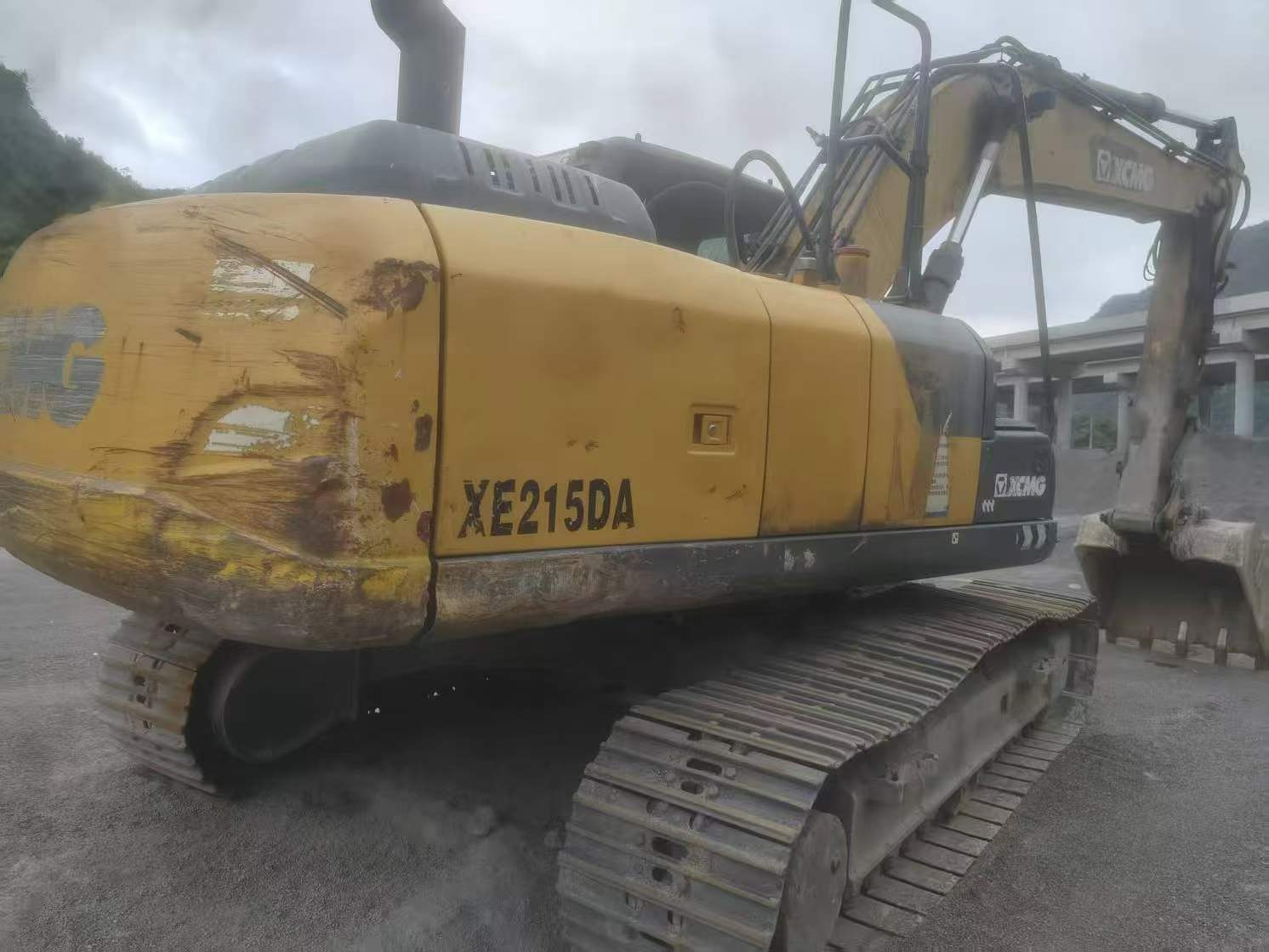 Compre Escavadeira XCMG XE200 Usada / 3