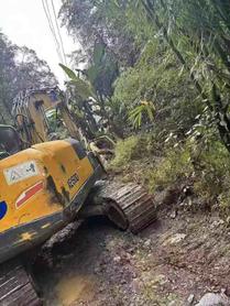 Buy XCMG XE135B Used Excavator / 6 Buy XCMG XE135B Used Excavator / 6