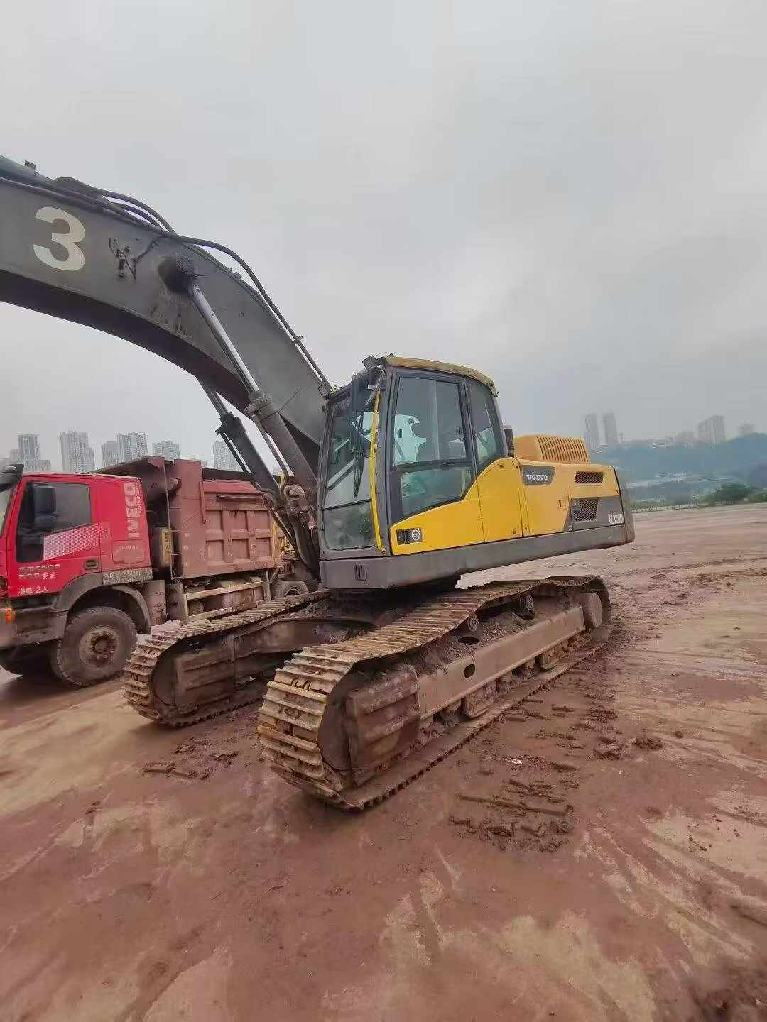 Buy Volvo L350F Used Excavator / 2