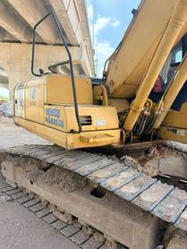Buy Komatsu PC200-7 Used Excavator / 4 Buy Komatsu PC200-7 Used Excavator / 4