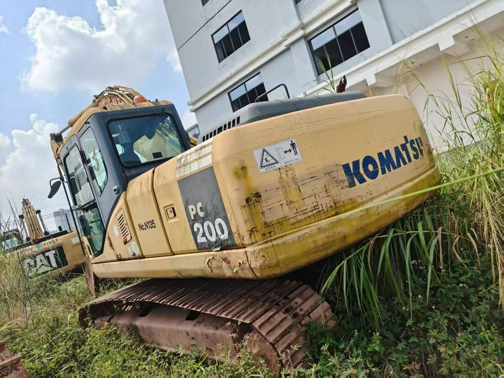 Buy Komatsu PC200 Used Excavator / 4